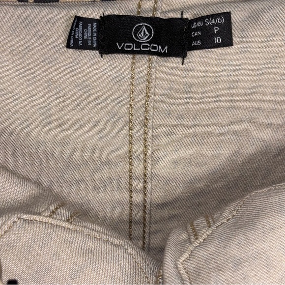 Volcom Liberator Leopard Print Button Front Romper Overalls NWT Size Small 4/6 - Picture 8 of 8